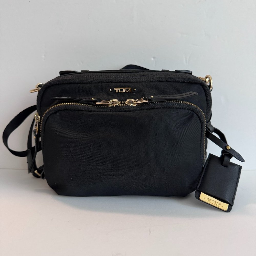 TUMI Voyageur Troy Zip Pocket Crossbody Bag in Black (Gold Hardware)